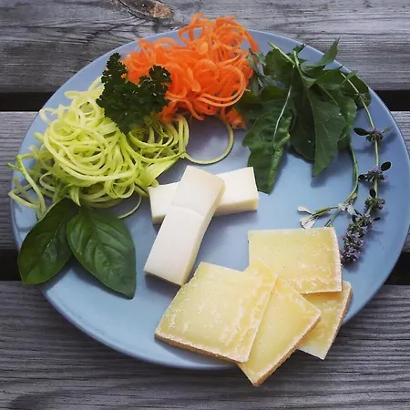 Lo Djoua De Toueno Bed & Breakfast