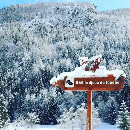 Lo Djoua De Toueno Bed & Breakfast