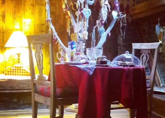 فندق مبيت وإفطار Lo Djoua De Toueno 3*