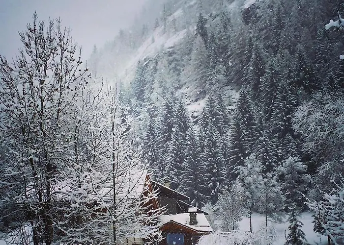 Lo Djoua De Toueno فندق مبيت وإفطار